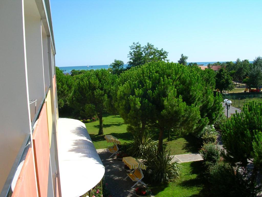 Hotel Hiki 3 Superior Bibione Exterior photo